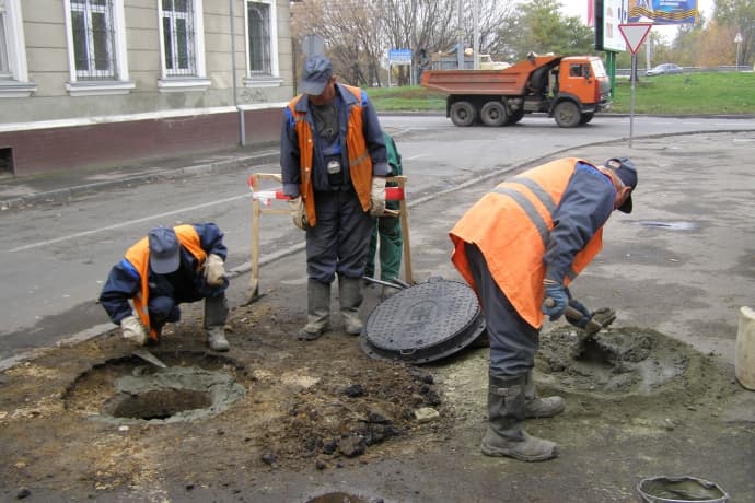 Львів’ян просять повідомляти про відкриті люки