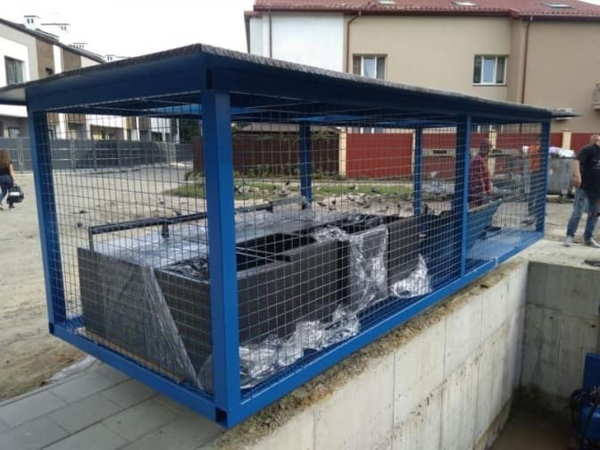 У Львові на Ранковій завершують облаштування закритого контейнерного майданчика. Фото