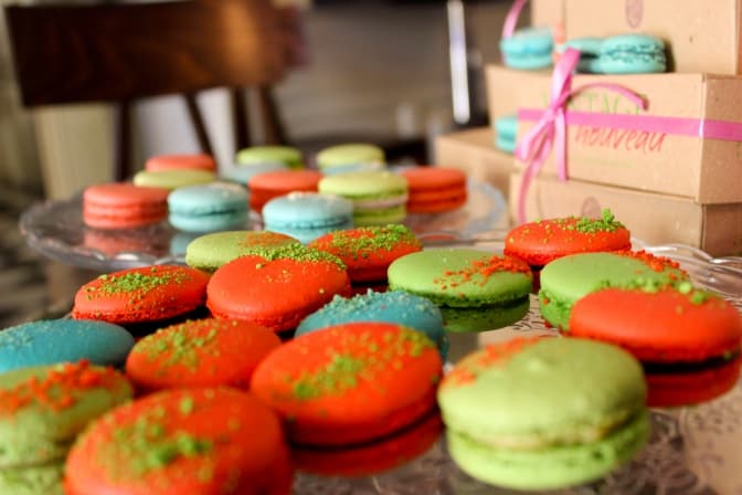 Справжні французькі макаруни. Де знайти у Львові?