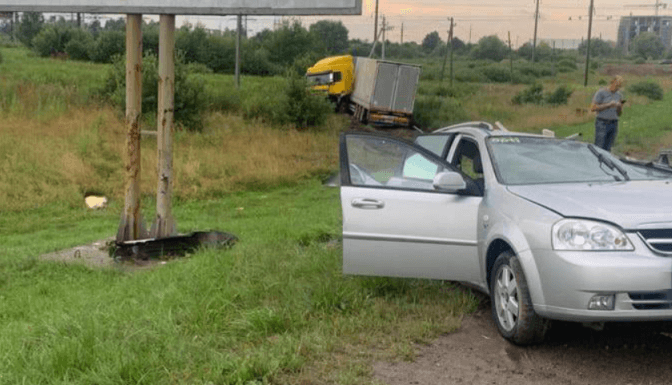 Львів’ян просять допомогти сім’ї, яка постраждала у потрійній ДТП