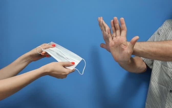 Які обмеження проти Covid-19 не діють під час війни. Роз’яснення МОЗ