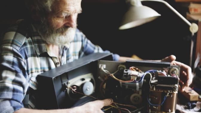 У Львові організовують благодійний показ фільмів для допомоги митцю, який упав в кому