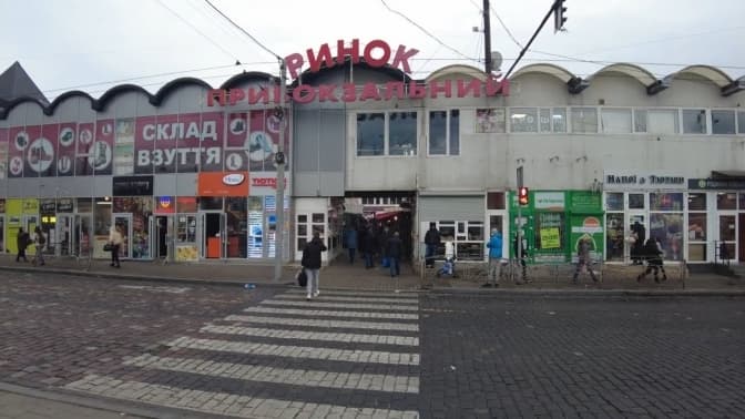 Біля Привокзального ринку нетверезий чоловік влаштував стрілянину