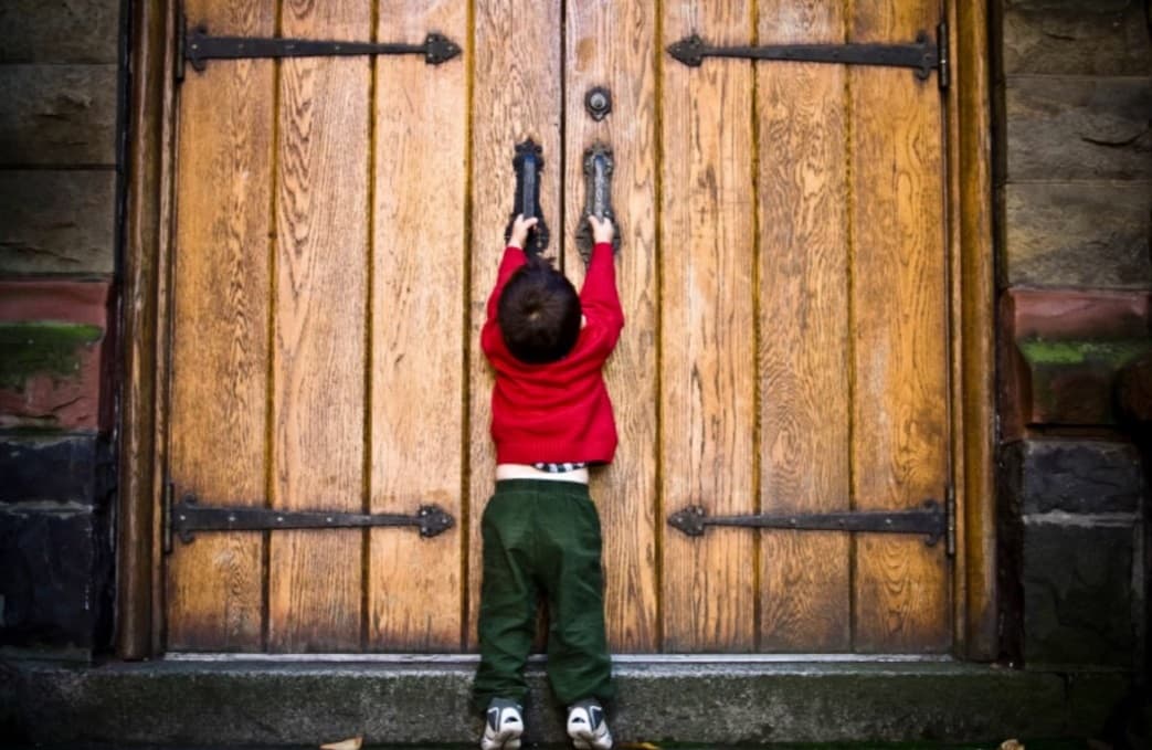 Ніч замкнених дверей. Чому цілодобовий доступ до гуртожитків у Львові не діє?