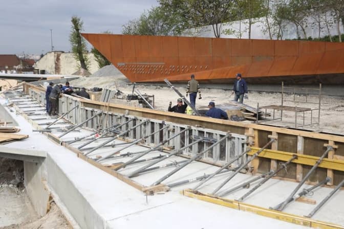 На території Меморіалу Небесної Сотні у Львові висадять 30-річні сосни