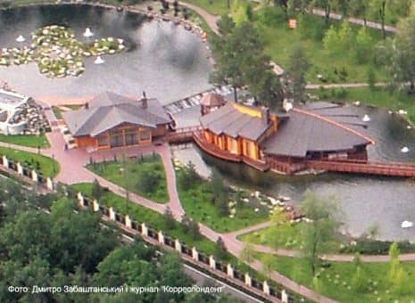 Відтепер за вхід у Межигір’я львів’яни платитимуть