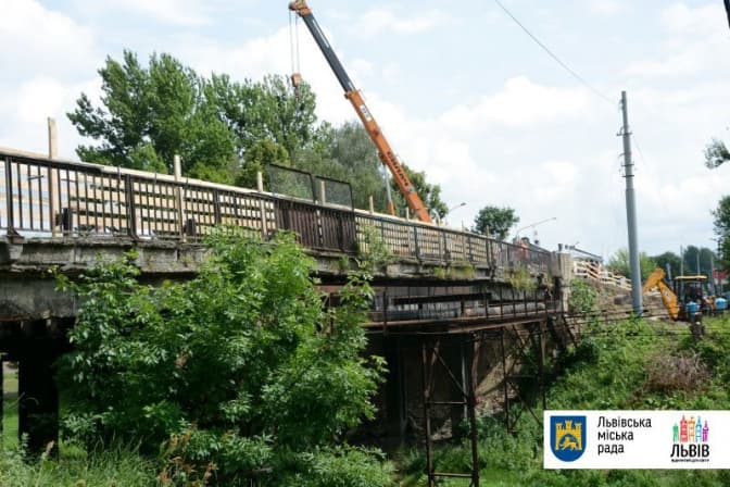 Як у Львові ремонтують аварійний міст. 7 фото