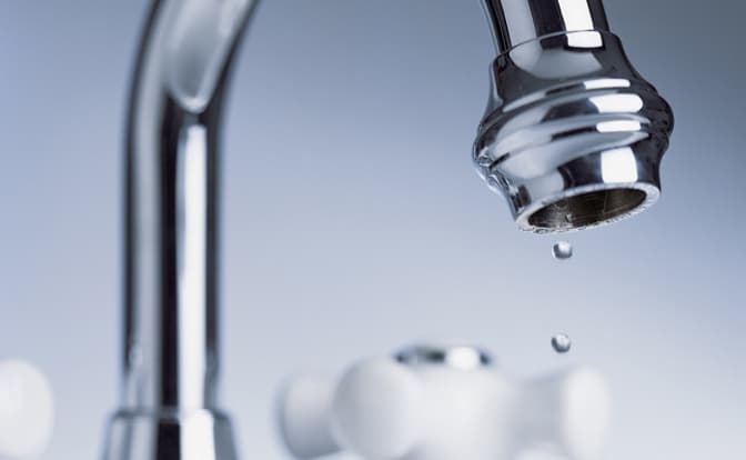 Низка центральних вулиць Львова залишилися без води. Коли відновлять. Доповнено