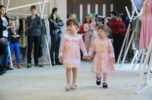 У Львові дітей із синдромом Дауна переодягнули в моделей