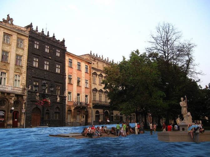 Сьогодні Львів «зануриться» у море. Де подивитися?