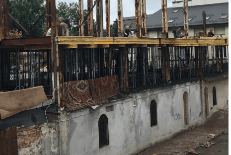 Чи справді у Львові добудовують церкву Московського патріархату. Коментар власниці приміщення