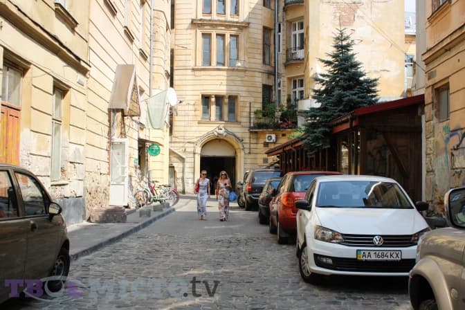 Прогулянка майбутнім пішохідним кільцем у центрі Львова. Фото, відео