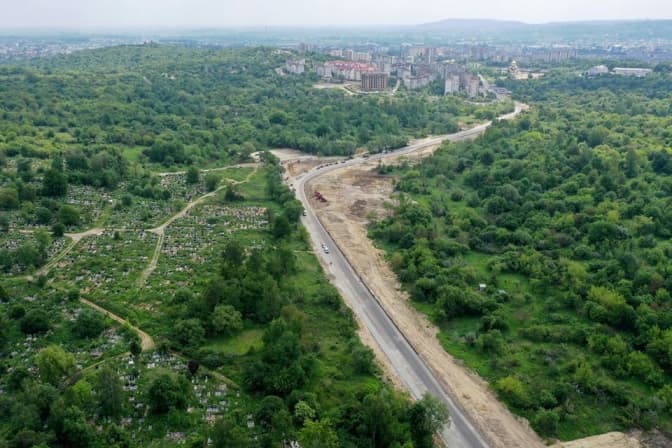 Як ремонтують вулицю Миколайчука у Львові. Фото згори