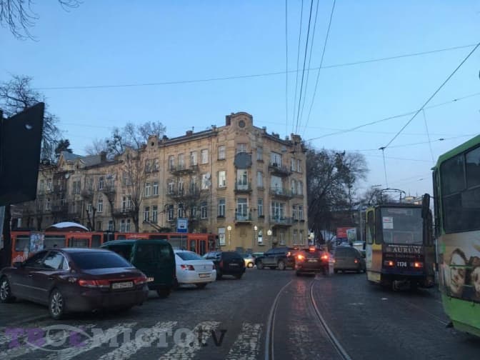 Ситуація на дорогах Львова: на площі Франка заблокований рух