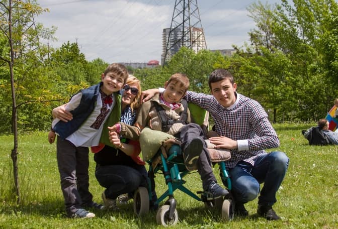 Виховуймо наших дітей людяними