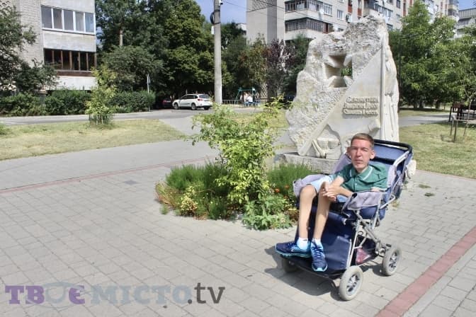 Львів’янин із інвалідністю разом із однодумцями організовує благодійний концерт для запуску соціального таксі