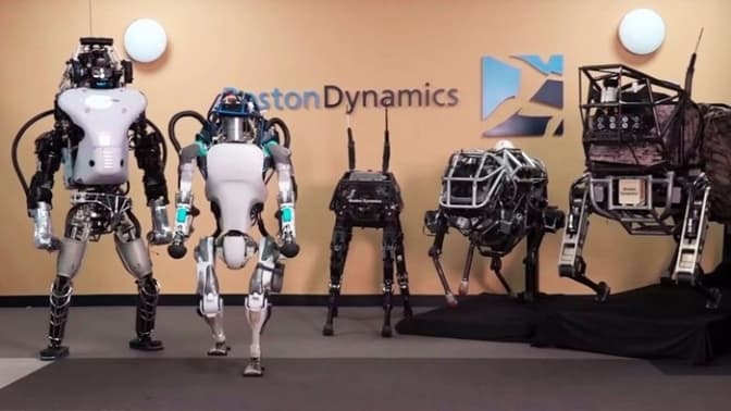 Роботи Boston Dynamics уперше станцювали разом на честь Нового року під хіт 60-х. Відео