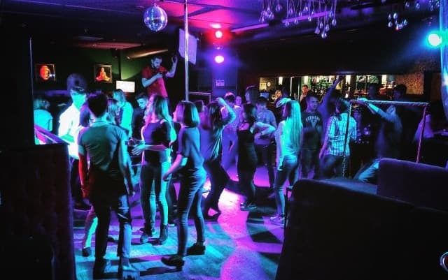 На Київщині заборонили всі розважальні заходи після 21:00