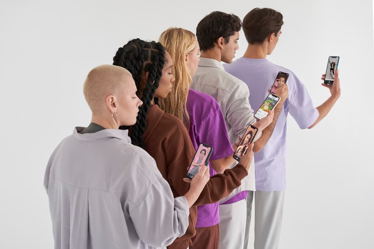 Зумери, міленіали та покоління X: Як компанія bodo об'єднує покоління і подарунки