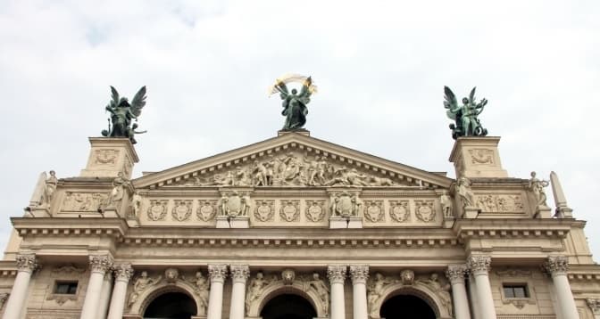 Скільки коштує похід у театр у Львові та чи зросла вартість з початком війни