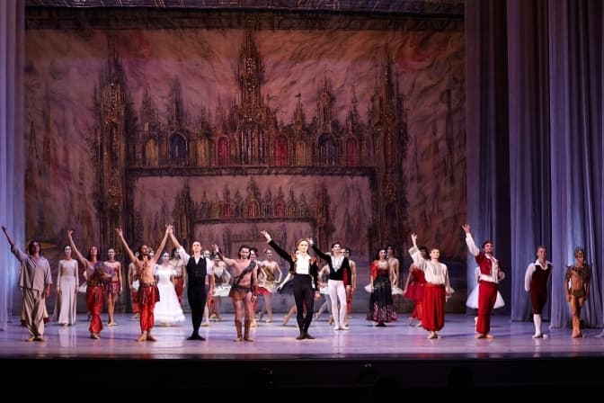 Поїхали на гастролі і не повернулися. Львівська опера розслідує інцидент з артистами