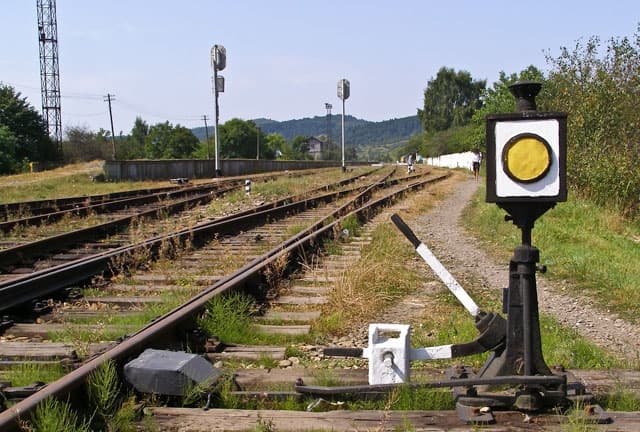 Залізнична станція Хирів / Фото: travel.creature.biz.ua