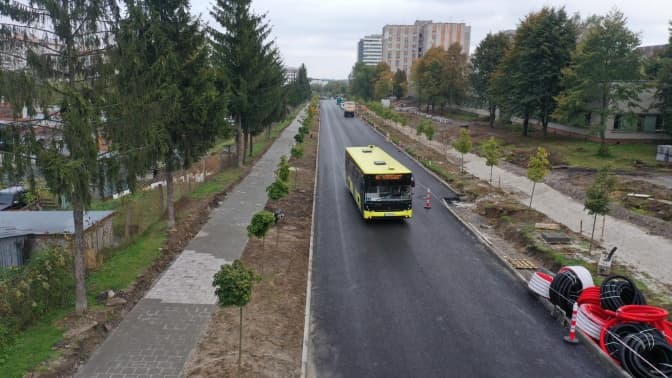 Для проїзду транспорту відкрили частину вулиці Пилипа Орлика