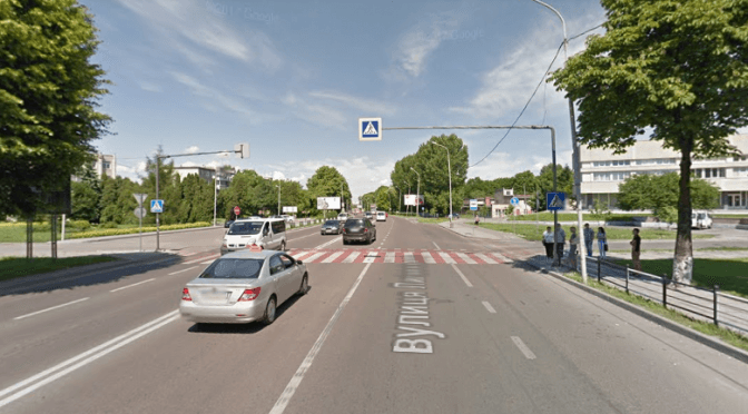 Біля кільця на вулиці Липинського облаштують острівець безпеки