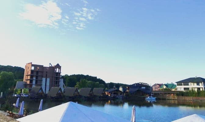 Брюховицьке озеро звільнять від паркана і заберуть в орендаря