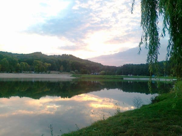 На Винниківському озері дозволили купатися