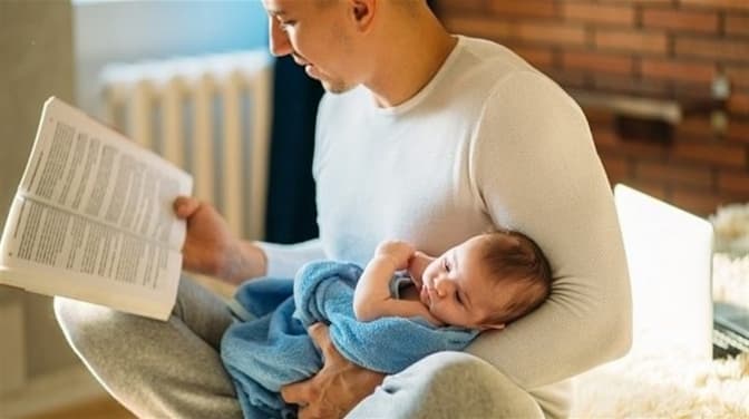 В Україні зрівняли права жінок і чоловіків на відпустку при народженні дитини