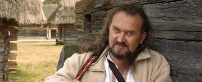 Сашко Лірник три дні читатиме дітям казки на сходах Палацу Потоцьких