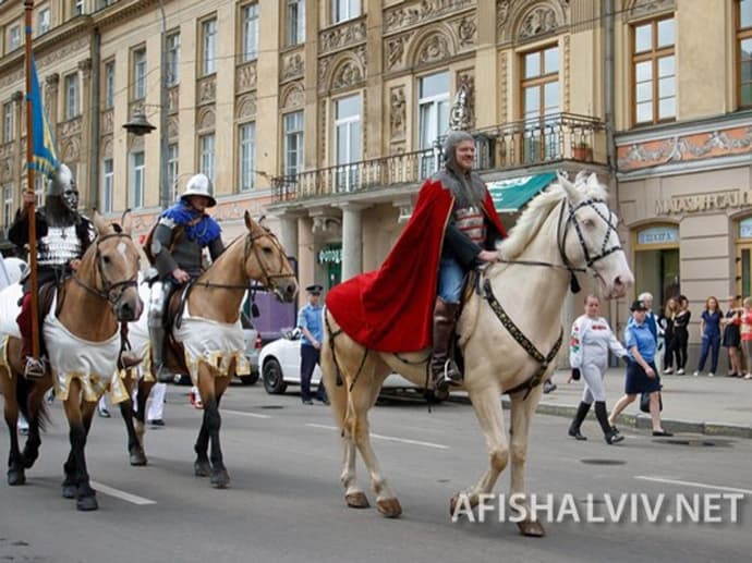 На параді до Дня Львова діти виведуть свою «військову техніку»