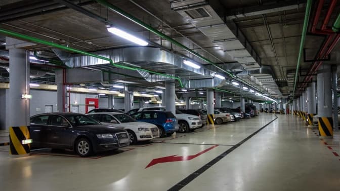 Із липня в Україні запрацювали оновлені будівельні норми щодо паркування. Що змінилось