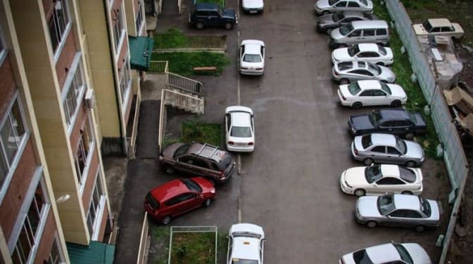 Усередині невеликих житлових кварталів заборонили проектувати відкриті парковки