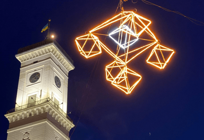 У Львові з'явилися різдвяні павуки. Що вони означають