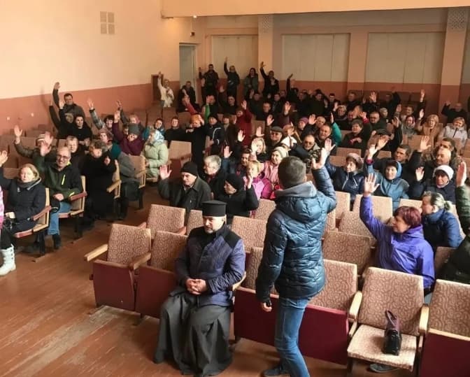 Голосування за перехід в ПЦУ. Фото: Євген Букет