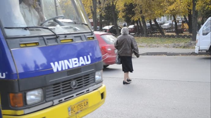 На вулиці Пасічній у Львові "зник" пішохідний перехід