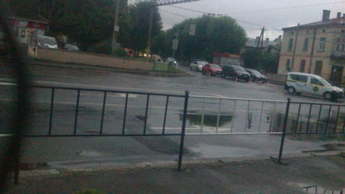 Ситуація на дорогах Львова: затор неподалік мотозаводу