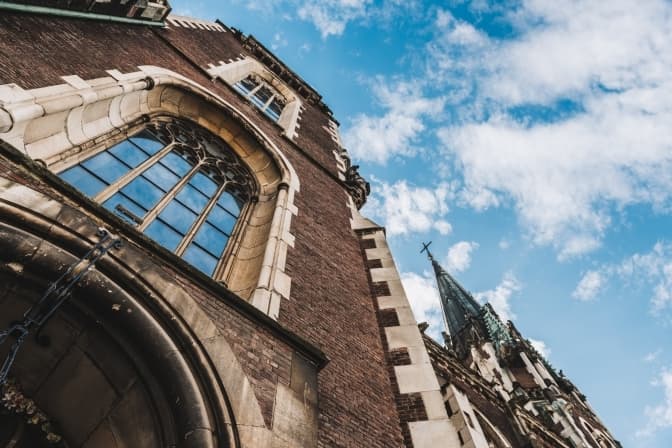 Івано-Франківщина має найбільше випадків Сovid-19 за добу та прогнози ВООЗ. Головне за ніч і минулу добу