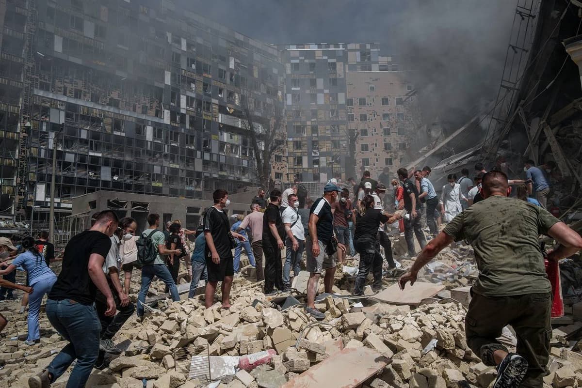 На території «Охматдиту» завершили рятувальні роботи. За добу на лікарню зібрали 250 млн грн