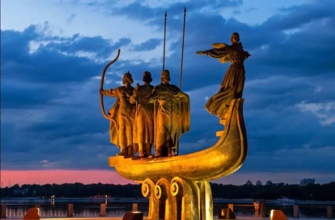 Безпека 9 травня та виставка про війну. Головні новини у Києві