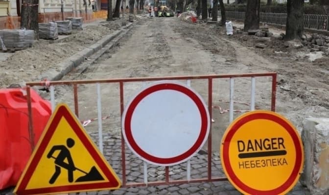З наступного тижня у Львові на ремонт перекриють дві вулиці. Схеми об’їзду