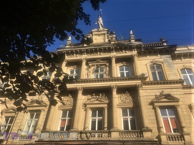 Нові власники розкрили деталі щодо будинку в центрі Львова та чому на Сихові досі немає гарячої води. Підсумки доби