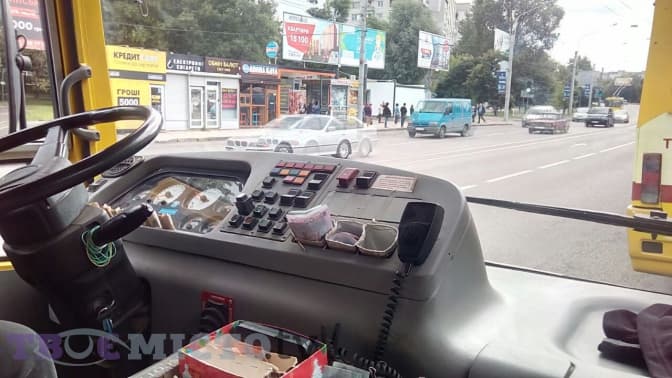 Львівські нардепи пропонують заборонити музику та фільми в громадському транспорті