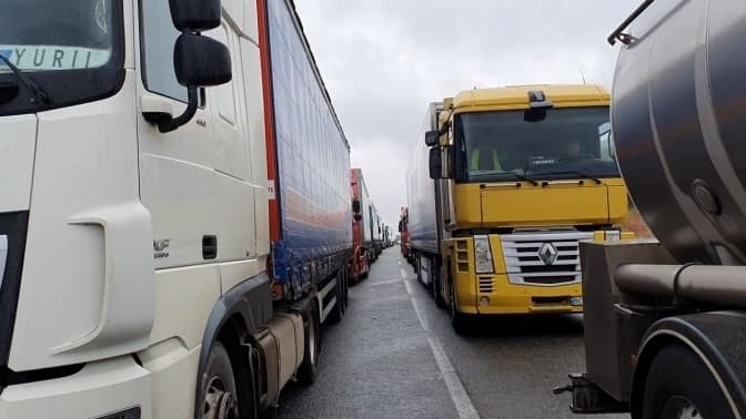 На кордоні з Польщею стоять дві тисячі вантажівок