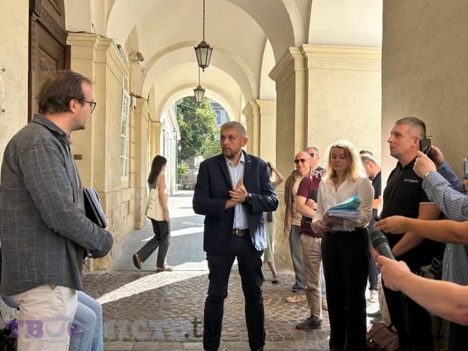 Заступник мера Львова Андрій  Москаленко та представник польської компанії-підрядника Кшиштоф Хабієр / Твоє місто