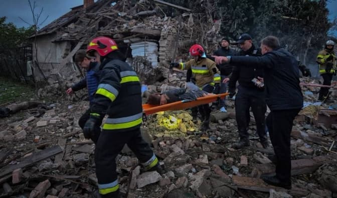 Росія запустила сьогодні вночі понад 50 ракет і 500 дронів по Україні