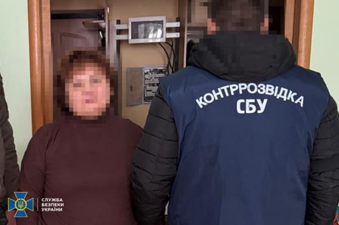 В Києві СБУ затримала директорку школи з окупованої Ялти, яка працювала на окупантів