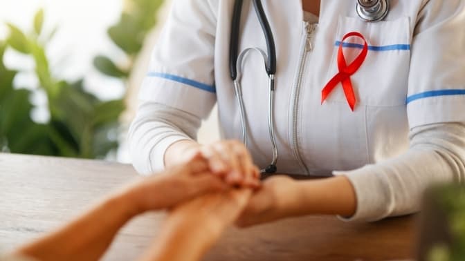 Які перешкоди є на шляху лікування раку та чого не вистачає пацієнтам у Львові